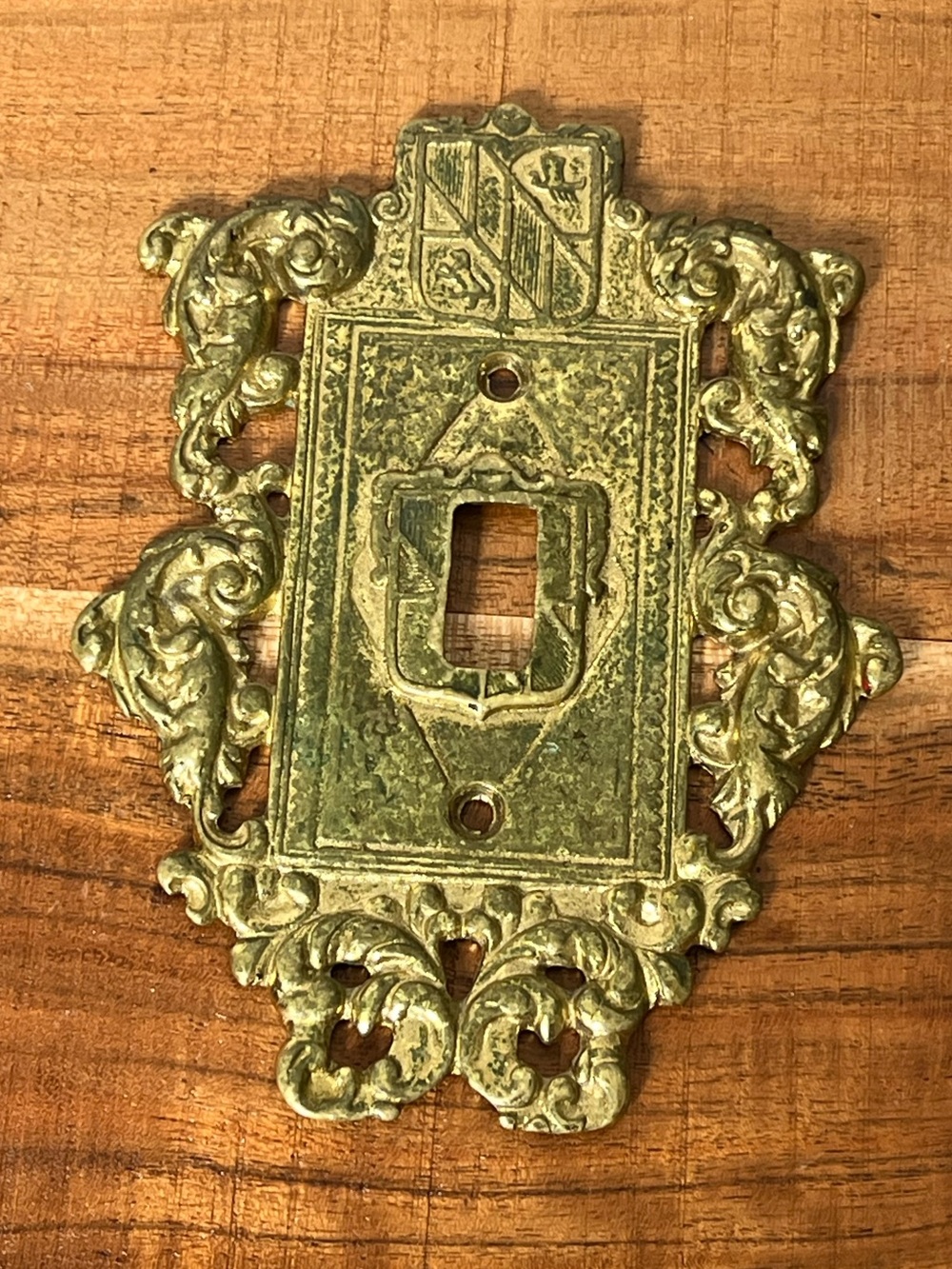 Vintage Virginia Metalcrafters Brass Light Switch Cover Plate #2417 Ornamental